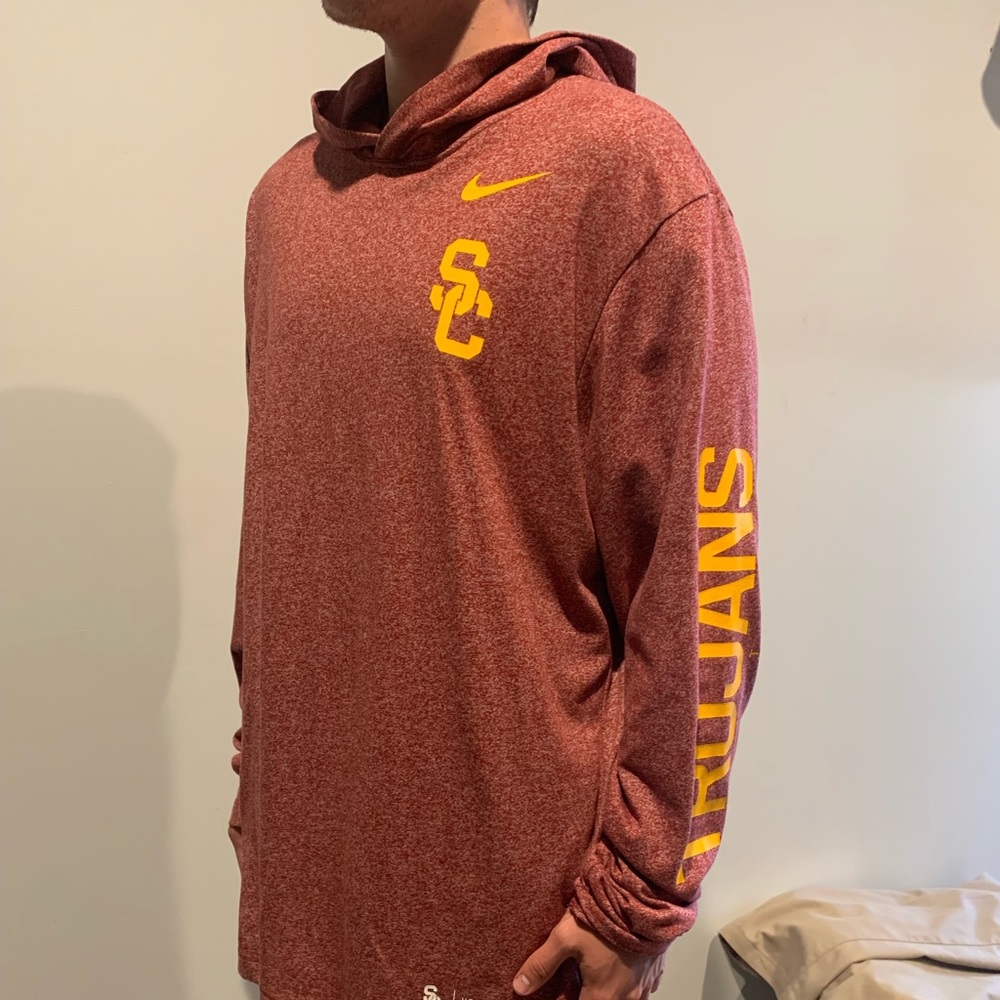 USC TROJANS LIGHTWEIGHT SWEATSHIRT.